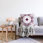 Krem Zeminde Mor Desenli Özel Tasarım Dijital Baskılı Modern Raşel Kadife Yastık Kırlent Kılıfı Realhomes