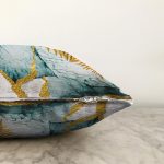 - Sonil-K4046-Gorsel-2 - Realhomes Atın Ve Yaprak Desenli Özel Tasarım Dijital Baskılı Modern Raşel Kadife Yastık Kırlent Kılıfı Realhomes