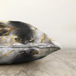 - Sonil-K4060-Gorsel-2 - Realhomes  Altın Desenli Özel Tasarım Dijital Baskılı Modern Raşel Kadife Yastık Kırlent Kılıfı Realhomes