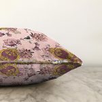 - Sonil-K4064-Gorsel-2 - Realhomes Çiçek Ve Altın Motifli Özel Tasarım Dijital Baskılı Modern Raşel Kadife Yastık Kırlent Kılıfı Realhomes