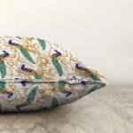 - Sonil-K4070-Gorsel-2 - Realhomes Altın Üzerinde Tavus Kuşu Özel Tasarım Dijital Baskılı Modern Raşel Kadife Yastık Kırlent Kılıfı Realhomes