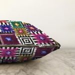 Geometrik Zeminde Rengarenk Motifli Özel Tasarım Dijital Baskılı Modern Raşel Kadife Yastık Kırlent Kılıfı Realhomes