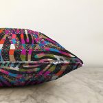 - Sonil-K4119-Gorsel-2 - Realhomes Rengarenk Soyut Desenli Özel Tasarım Dijital Baskılı Modern Raşel Kadife Yastık Kırlent Kılıfı Realhomes