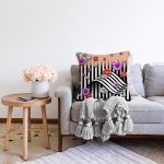 - Sonil-K4127-Gorsel-1 - Realhomes Geometrik Zeminde Çiçek Motifli Özel Tasarım Dijital Baskılı Modern Şönil Yastık Kırlent Kılıfı Realhomes