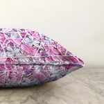 - Sonil-K4150-Gorsel-2 - Realhomes  Geometrik Zeminde Çiçekler Özel Tasarım Dijital Baskılı Raşel Kadife Yastık Kırlent Kılıfı Realhomes