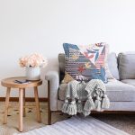 - Sonil-K4173-Gorsel-1 - Realhomes  Geometrik Zeminde Yaprakların Uyumu Dijital Baskılı Raşel Kadife Yastık Kırlent Kılıfı Realhomes