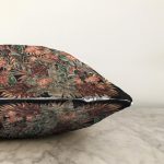 - Sonil-K4175-Gorsel-2 - Realhomes  Siyah Zeminde Modern Gül Sanatı Motifli Özel Tasarım Raşel Kadife Yastık Kırlent Kılıfı Realhomes