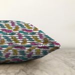 Çizgili Zeminde Tüy Desenli Dijital Baskılı Özel Tasarım Modern Şönil Yastık Kırlent Kılıfı Realhomes