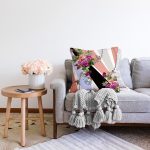 - Sonil-K4244-Gorsel-1 - Realhomes Modern Güller ve Geometrik Çizgiler Motifli Özel Tasarım Şönil Yastık Kırlent Kılıfı Realhomes