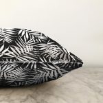- Sonil-K4282-Gorsel-2 - Realhomes Siyah Zeminde Beyaz Yaprak Tasarımlı Dijital Baskılı Raşel Kadife Yastık Kırlent Kılıfı Realhomes