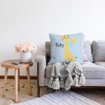 Mavi Zemin Balon Ve Zürafa Desenli Temalı Sevimli Ayıcık Çocuk Odası Raşel Kadife Yastık Kırlent Kılıfı Realhomes