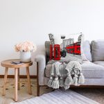 Şehir Manzarası Telefon Kulübesi Motifli Dijital Baskılı Dekoratif Raşel Kadife Yastık Kırlent Kılıfı Realhomes