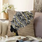 - Sonil-K5099ayna-Gorsel - Realhomes Vizon Zeminde Zenci Kadın Tasarımlı Raşel Kadife Yastık Kılıfı Realhomes