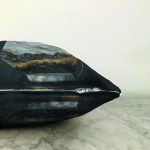 Mermer Ve Altınlı 3D Altıgen Desenli Dijital Baskılı Dekoratif Raşel Kadife Yastık Kırlent Kılıfı Realhomes