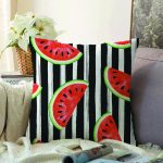 Çizgili Zemin Ve Karpuzlu Dijital Baskılı Dekoratif Raşel Kadife Yastık Kırlent Kılıfı Realhomes