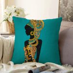 - Sonil-K6470-Gorsel - Realhomes Mavi Zeminde Afrika Kadın İllüstrasyon Dijital Baskılı Dekoratif Raşel Kadife Yastık Kırlent Kılıfı Realhomes