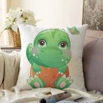 - Sonil-K6622-Gorsel - Realhomes  Sevimli Yeşil Yavru Dinozor Çocuk Odası Dijital Baskılı Dekoratif Raşel Kadife Yastık Kırlent Kılıfı Realhomes