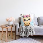 - Sonil-K6624-Gorsel-1 - Realhomes Sevimli Arı Çocuk Odası Dijital Baskılı Dekoratif Raşel Kadife Yastık Kırlent Kılıfı Realhomes