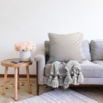 Gri Zeminde Noktalı Tasarım Dijital Baskılı Dekoratif Raşel Kadife Yastık Kırlent Kılıfı Realhomes