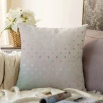 Gri Zeminde Noktalı Tasarım Dijital Baskılı Dekoratif Raşel Kadife Yastık Kırlent Kılıfı Realhomes