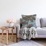 Kabartma Yüzey Yaprak Desenli Dijital Baskılı Dekoratif Şönil Yastık Kırlent Kılıfı Realhomes