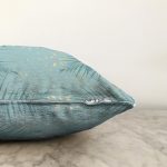 - Sonil-K6769-Gorsel-2 - Realhomes  Mavi Zemin Yaprak Tasarım Desenli Dijital Baskılı Dekoratif Raşel Kadife Yastık Kırlent Kılıfı Realhomes