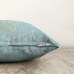 - Sonil-K6771-Gorsel-2 - Realhomes  Mavi Simli Zemin Yapraklı Tasarım Desenli Dijital Baskılı Dekoratif Raşel Kadife Yastık Kırlent Kılıfı Realhomes