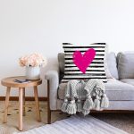 Sevgililer Günü Temalı Özel Tasarım Dijital Baskılı Modern Raşel Kadife Yastık Kırlent Kılıfı Realhomes