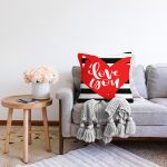 Sevgililer Günü Temalı Özel Tasarım Dijital Baskılı Modern Raşel Kadife Yastık Kırlent Kılıfı Realhomes