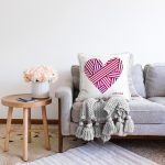 Sevgililer Günü Temalı Özel Tasarım Dijital Baskılı Modern Raşel Kadife Yastık Kırlent Kılıfı Realhomes