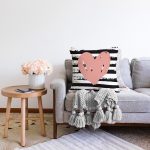 Sevgililer Günü Temalı Özel Tasarım Dijital Baskılı Modern Raşel Kadife Yastık Kırlent Kılıfı Realhomes