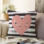 Sevgililer Günü Temalı Özel Tasarım Dijital Baskılı Modern Raşel Kadife Yastık Kırlent Kılıfı Realhomes