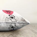 - Sonil-K9148-Gorsel-2 - Realhomes Sevgililer Günü Temalı Özel Tasarım Dijital Baskılı Modern Raşel Kadife Yastık Kırlent Kılıfı Realhomes