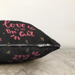 Sevgililer Günü Temalı Özel Tasarım Dijital Baskılı Modern Raşel Kadife Yastık Kırlent Kılıfı Realhomes