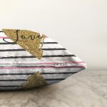 - Sonil-K9210-Gorsel-2 - Realhomes Sevgililer Günü Temalı Özel Tasarım Dijital Baskılı Modern Raşel Kadife Yastık Kırlent Kılıfı Realhomes