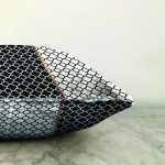 - Sonil-K9276-Gorsel-2 - Realhomes Siyah & Beyaz Ogea Desenli Dijital Baskılı Dekoratif Raşel Kadife Yastık Kırlent Kılıfı Realhomes