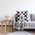 - Sonil-K9298-Gorsel-1 - Realhomes Dama Zeminli Fotoğraf Çeken Kız Tasarımlı Dijital Baskılı Modern Şönil Yastık Kırlent Kılıfı Realhomes