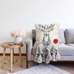 - Sonil-K93-Gorsel-1 - Realhomes Geyik Desenli Dijital Baskılı Dekoratif Raşel Kadife Yastık Kırlent Kılıfı Realhomes