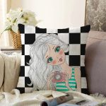 - Sonil-K9302-Gorsel - Realhomes Dama Zeminli Fotoğraf Çeken Kız Tasarımlı Dijital Baskılı Modern Raşel Kadife Yastık Kırlent Kılıfı Realhomes