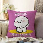 - Sonil-K9312-Gorsel - Realhomes  Özel Tasarım Zalımsın Ama Lazımsın Dijital Baskılı Modern Raşel Kadife Yastık Kırlent Kılıfı Realhomes