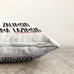 - Sonil-K9313-Gorsel-2 - Realhomes  Özel Tasarım Zalımsın Ama Lazımsın Dijital Baskılı Dekoratif Raşel Kadife Yastık Kırlent Kılıfı Realhomes