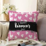 - Sonil-K9370-2-Gorsel - Realhomes Özel Tasarım Happy Womens Day Dijital Baskılı Modern Raşel Kadife Yastık Kırlent Kılıfı Realhomes