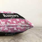 - Sonil-K9370-2-Gorsel-2 - Realhomes Özel Tasarım Happy Womens Day Dijital Baskılı Modern Raşel Kadife Yastık Kırlent Kılıfı Realhomes