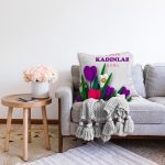 - Sonil-K9381-1-Gorsel-1 - Realhomes  Özel Tasarım Kadınlar Günü Çiçek Desenli Dijital Baskılı Modern Raşel Kadife Yastık Kırlent Kılıfı Realhomes