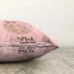 - Sonil-K9388-1-Gorsel-2 - Realhomes Özel Tasarım 8 Mart Kadın Silüetli Dijital Baskılı Modern Raşel Kadife Yastık Kırlent Kılıfı Realhomes