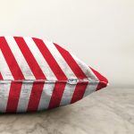 - Sonil-K9403-Gorsel-2 - Realhomes  Kırmızı Beyaz Düz Çizgi Tasarımlı Dijital Baskılı Dekoratif Raşel Kadife Yastık Kırlent Kılıfı Realhomes