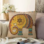 Etnik Figürlü Fil Desenli Dijital Baskılı Dekoratif Raşel Kadife Yastık Kırlent Kılıfı Realhomes
