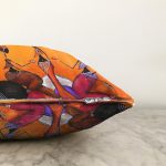 - Sonil-KArap3kiz-Gorsel-2 - Realhomes  Turuncu Zemin Üç Afrikalı Kadın Çizimi Dijital Baskılı Dekoratif Raşel Kadife Yastık Kırlent Kılıfı Realhomes