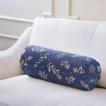 - RealHomes Özel Tasarımlı Dijital Baskılı İç Dolgulu Fermuarlı Silindir Yastık - Realhomes Lacivert Zeminli Yaprak Motifli Dijital Baskılı Modern İç Dolgulu - Fermuarlı Süet Silindir Yuvarlak Yastık Kırlent Realhomes