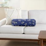 - RealHomes Özel Tasarımlı Dijital Baskılı İç Dolgulu Fermuarlı Silindir Yastık - Realhomes Lacivert Zeminli Yaprak Motifli Dijital Baskılı Modern İç Dolgulu - Fermuarlı Süet Silindir Yuvarlak Yastık Kırlent Realhomes